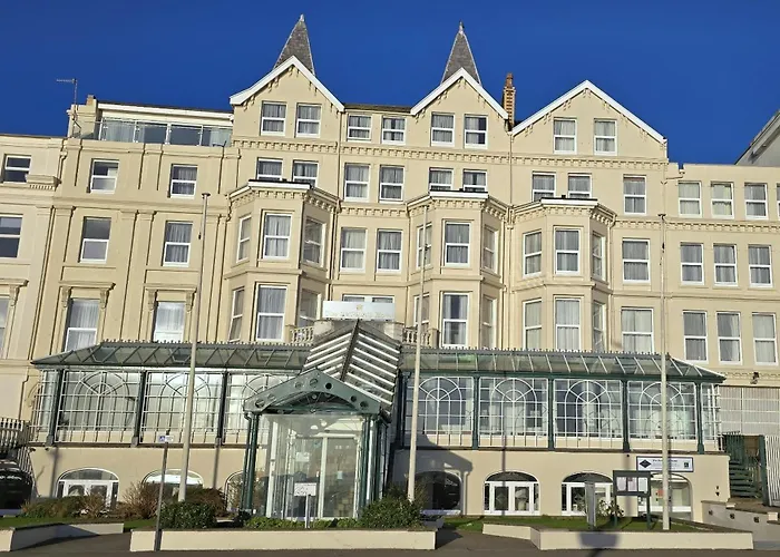 Family Hotel: The Empress Hotel